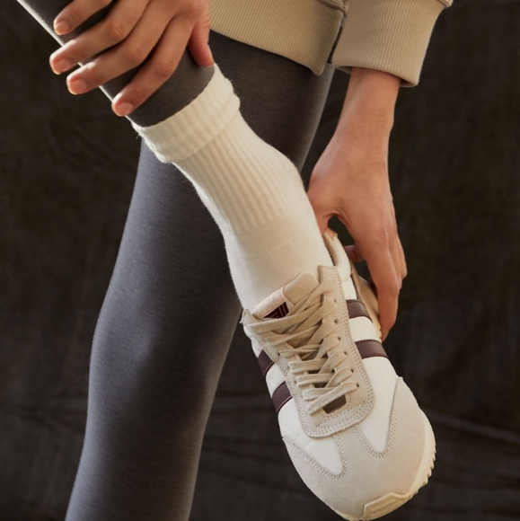 Varley Gift Set - Picture 5 of 6